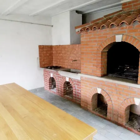 Konukevi Leo With Pool Umag