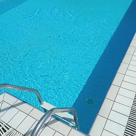 Pensión Leo With Pool Umag