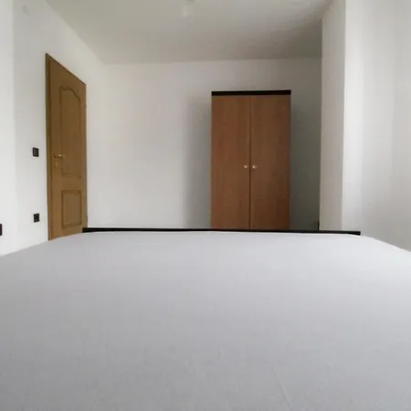 Leo With Pool 3* 乌马格