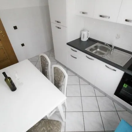 Leo With Pool 3* 乌马格