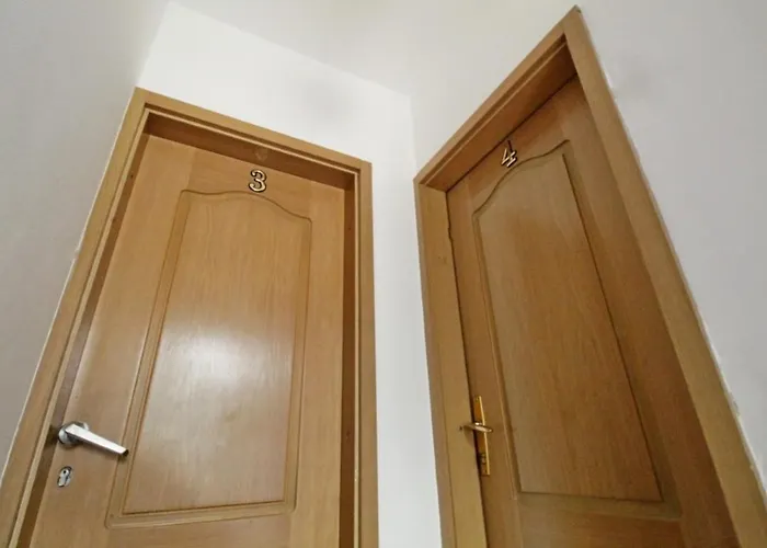 Gasthuis Leo With Pool