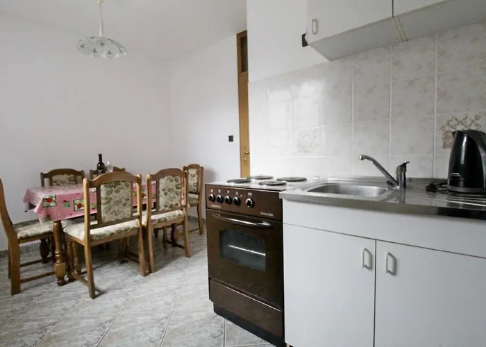 Gasthuis Leo With Pool