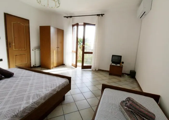 Leo With Pool Gasthuis