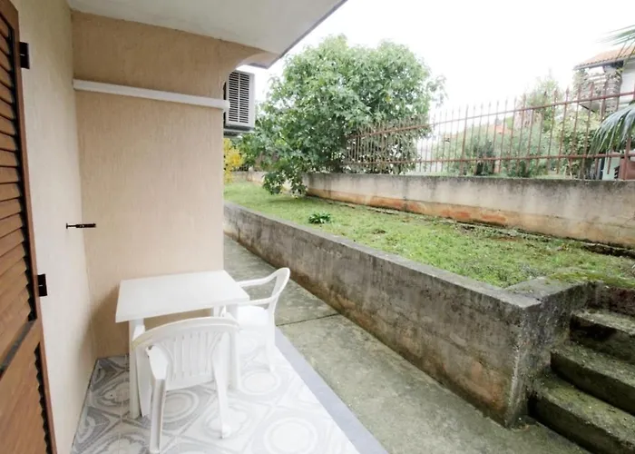 Gasthuis Leo With Pool Umag