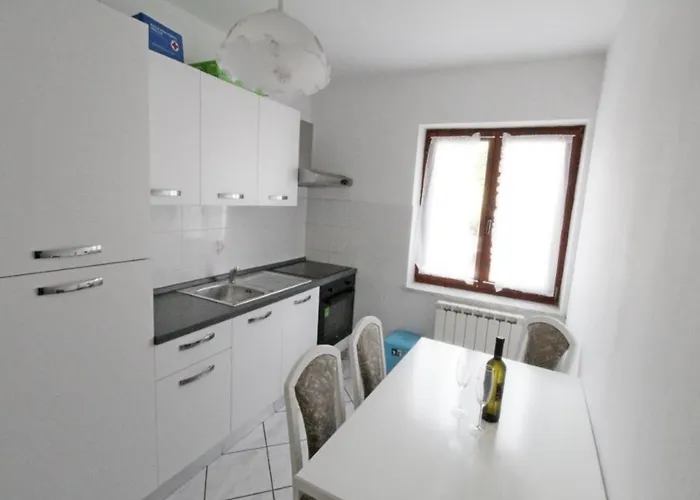 Leo With Pool Gasthuis