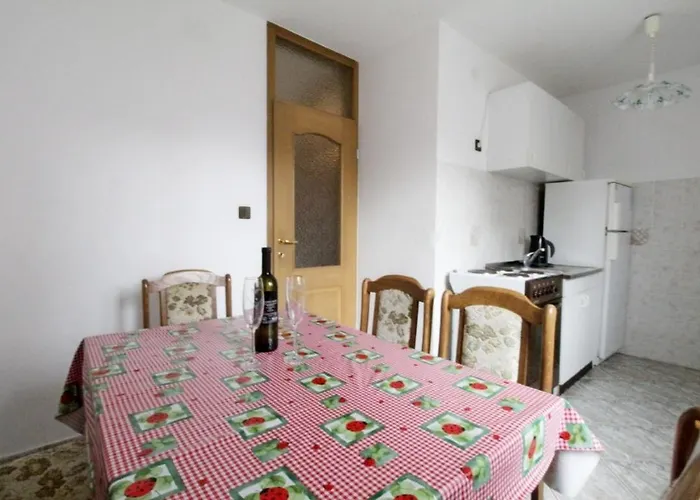 Gasthuis Leo With Pool