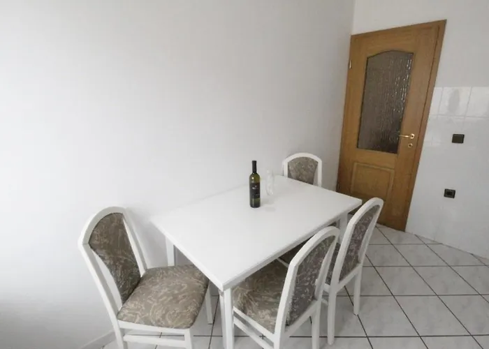 Leo With Pool Gasthuis 3*