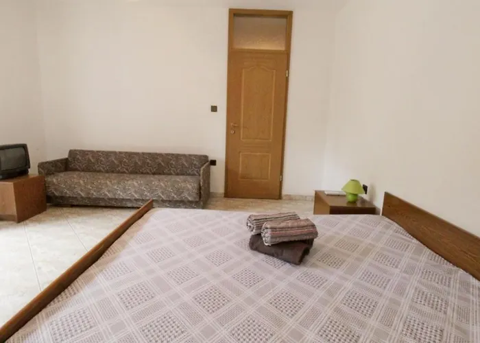 Gasthuis Leo With Pool 3*