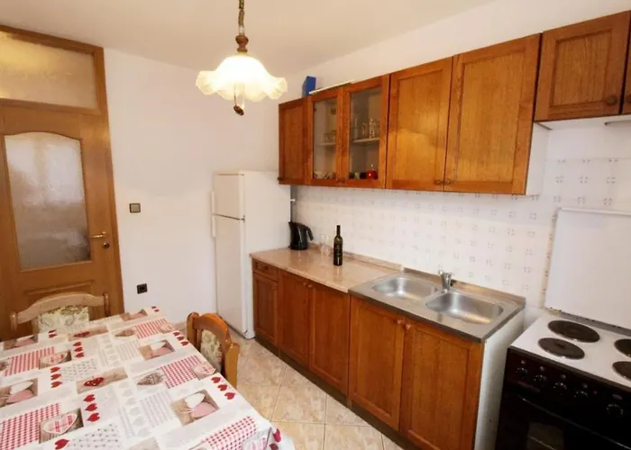 Leo With Pool Gasthuis Umag