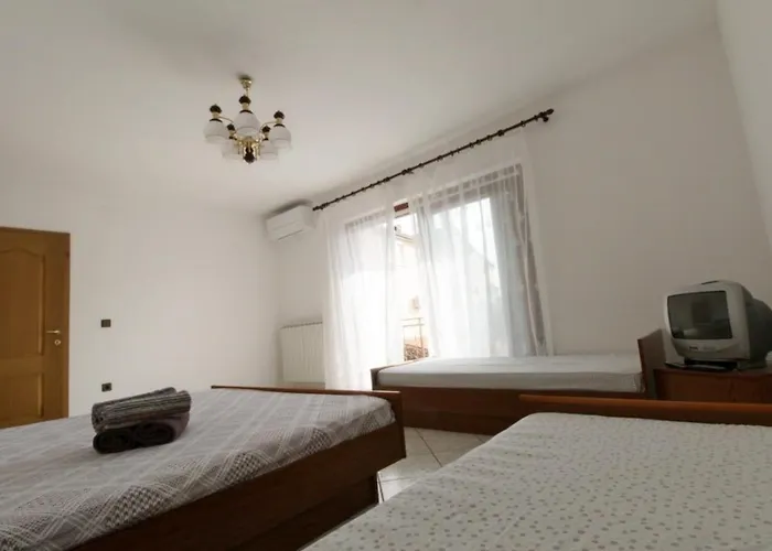 Gasthuis Leo With Pool 3*