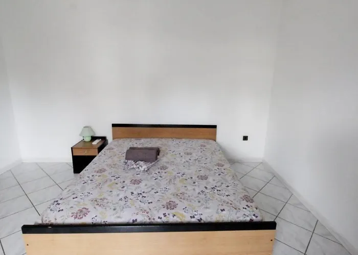 Leo With Pool Gasthuis 3*