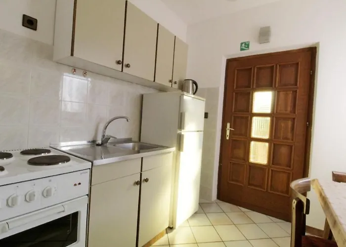 Leo With Pool Gasthuis