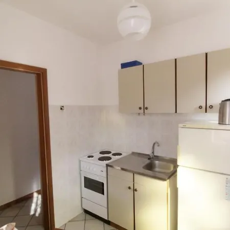 Leo With Pool 3* Умаг