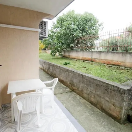 Guest house Leo With Pool Umag