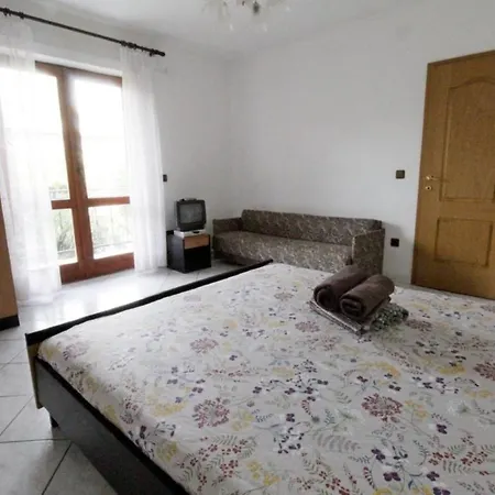 Гостевой дом Leo With Pool