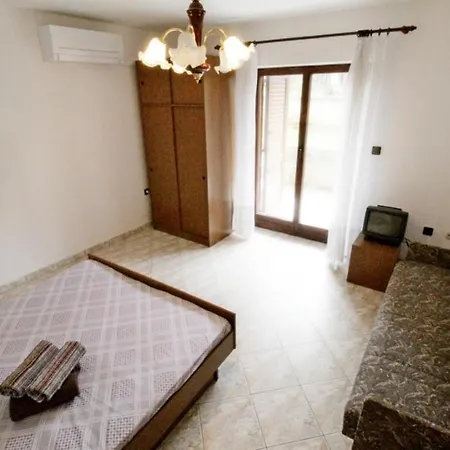 Гостевой дом Leo With Pool 3*