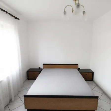 Leo With Pool Умаг