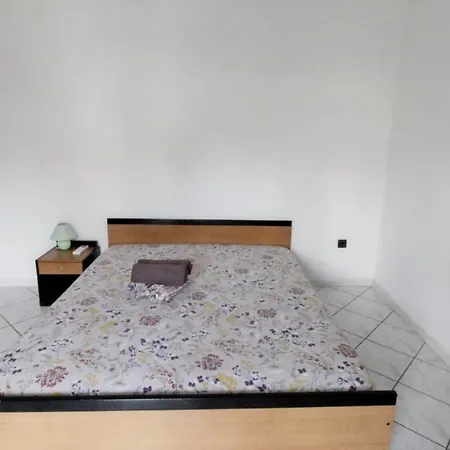 Leo With Pool Гостевой дом 3*